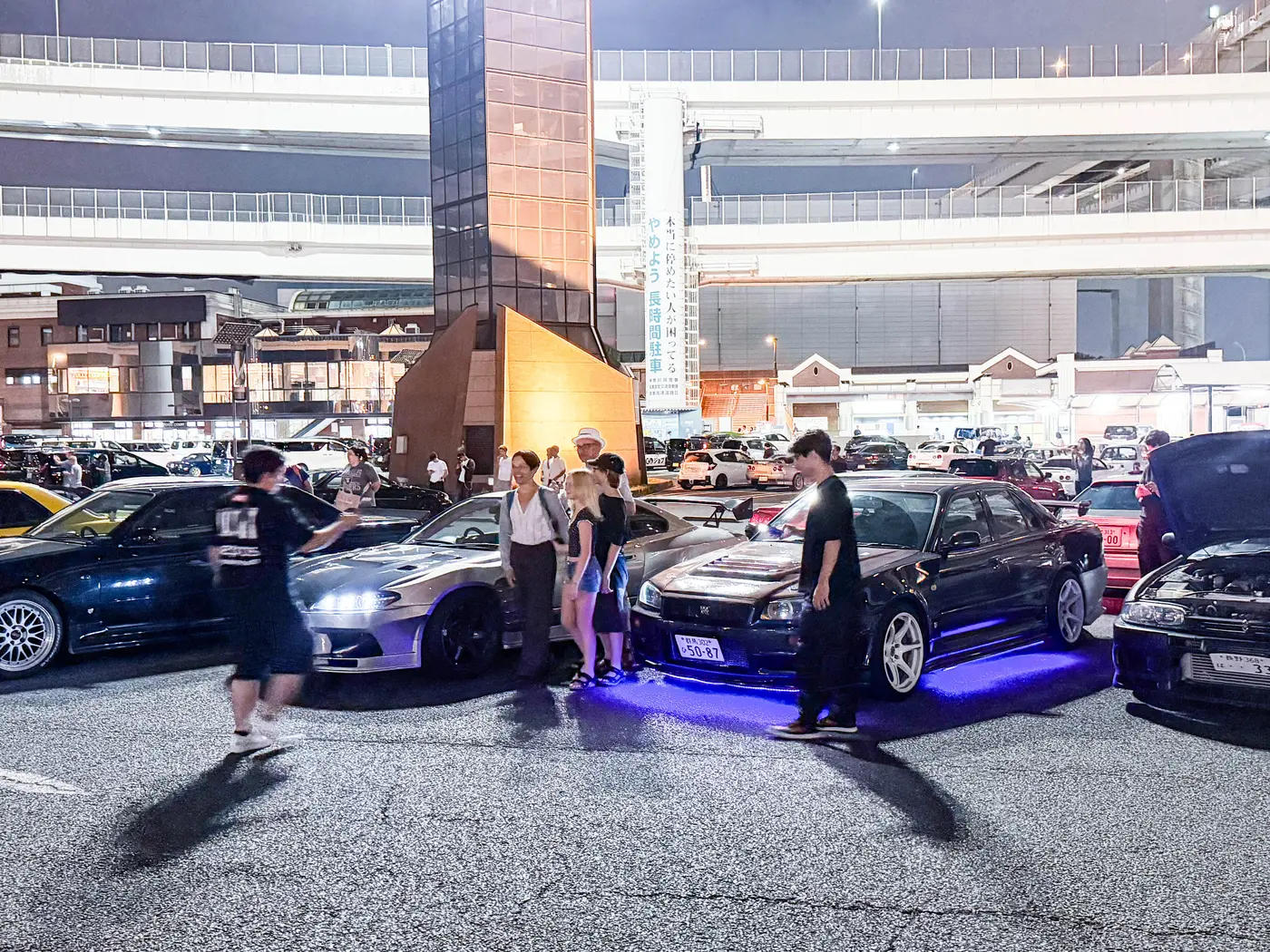 Guests and JDM cars at Daikoku Parking Area